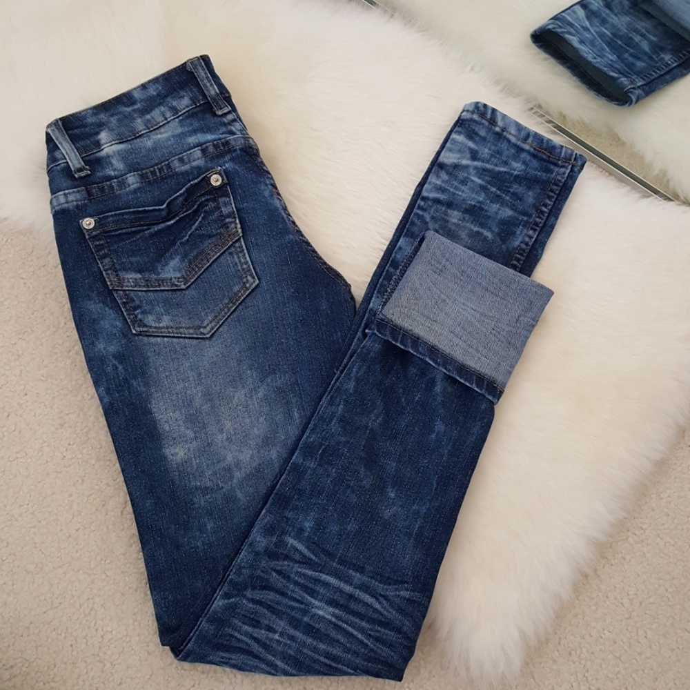 Jeans - Picture 2 of 3